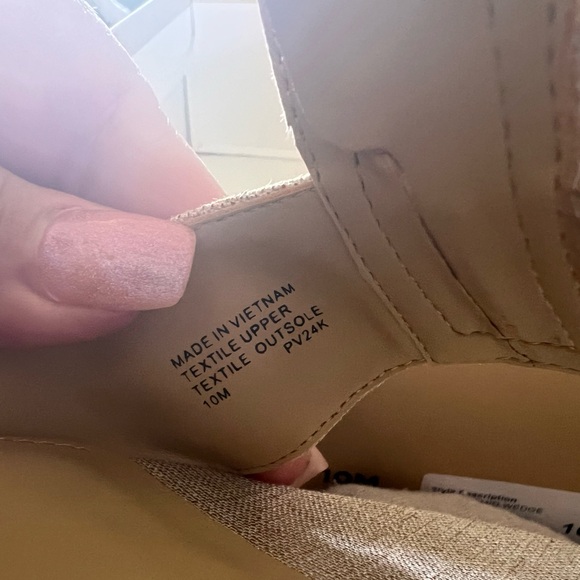 Michael Kors metallic linen, Berkeley, Mid Wedge Sandals size 10 - Picture 7 of 7